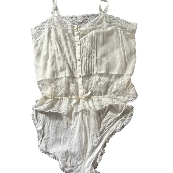 VTGVictoria’s Secret White Cotton 1Pc Teddy Sz M Lace Pleating Coquette Girl